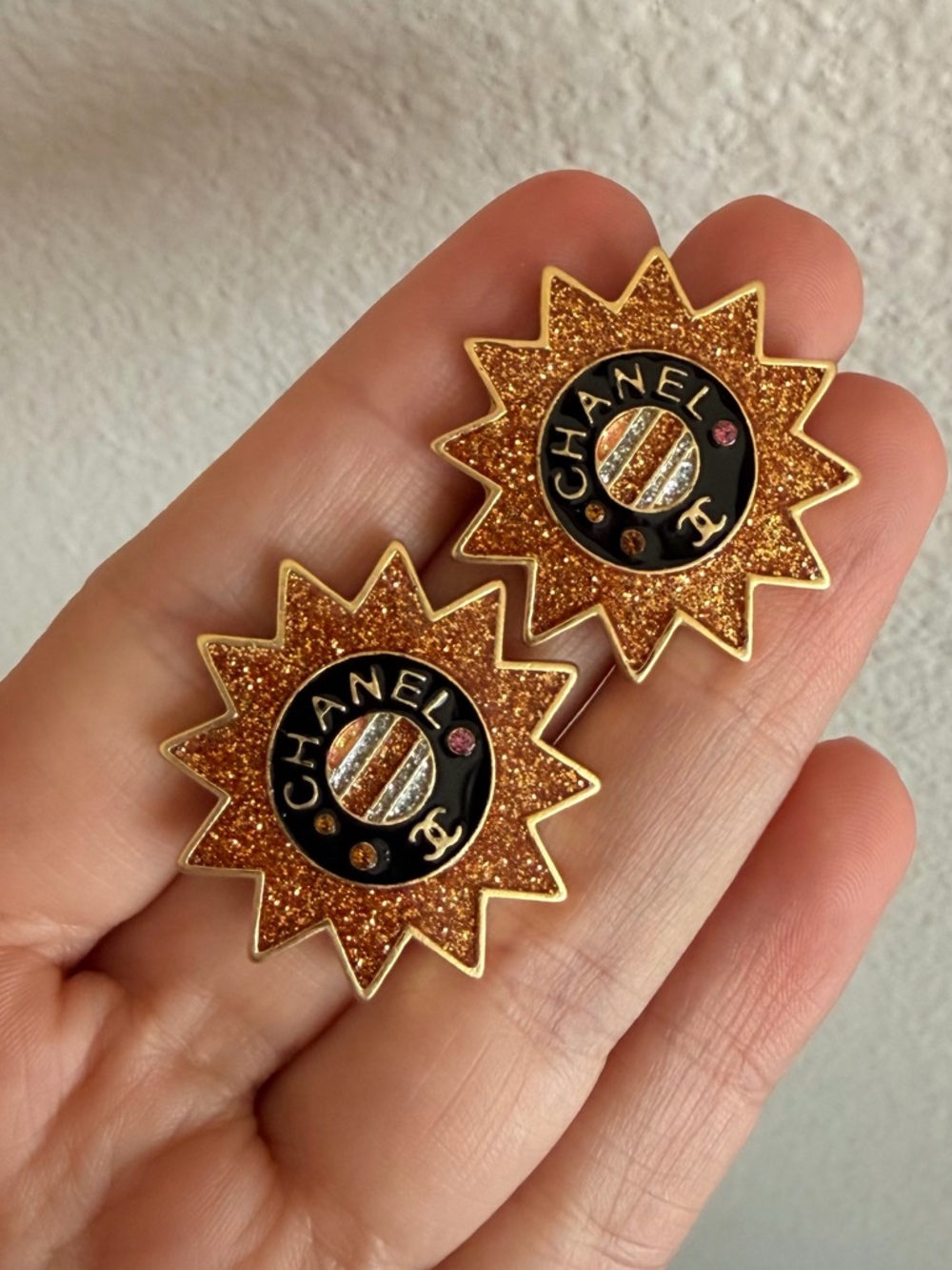 ☀️Chanel Gold Starburst CC Earrings Textured Logo Studs✨